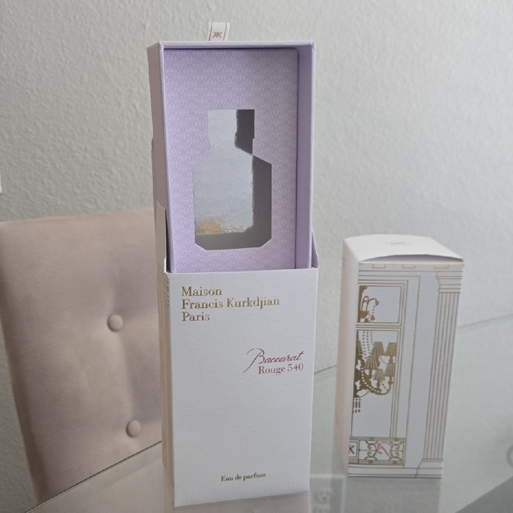 Maison Francis Kurkdjian Paris Fragrance Box with Gold and Red Accents - Picture 3 of 3